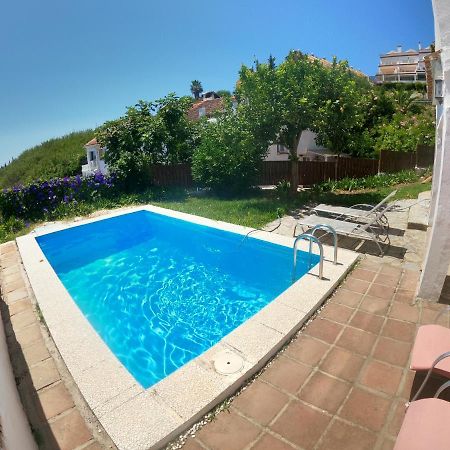 Private Pool Apartment Манилва Екстериор снимка