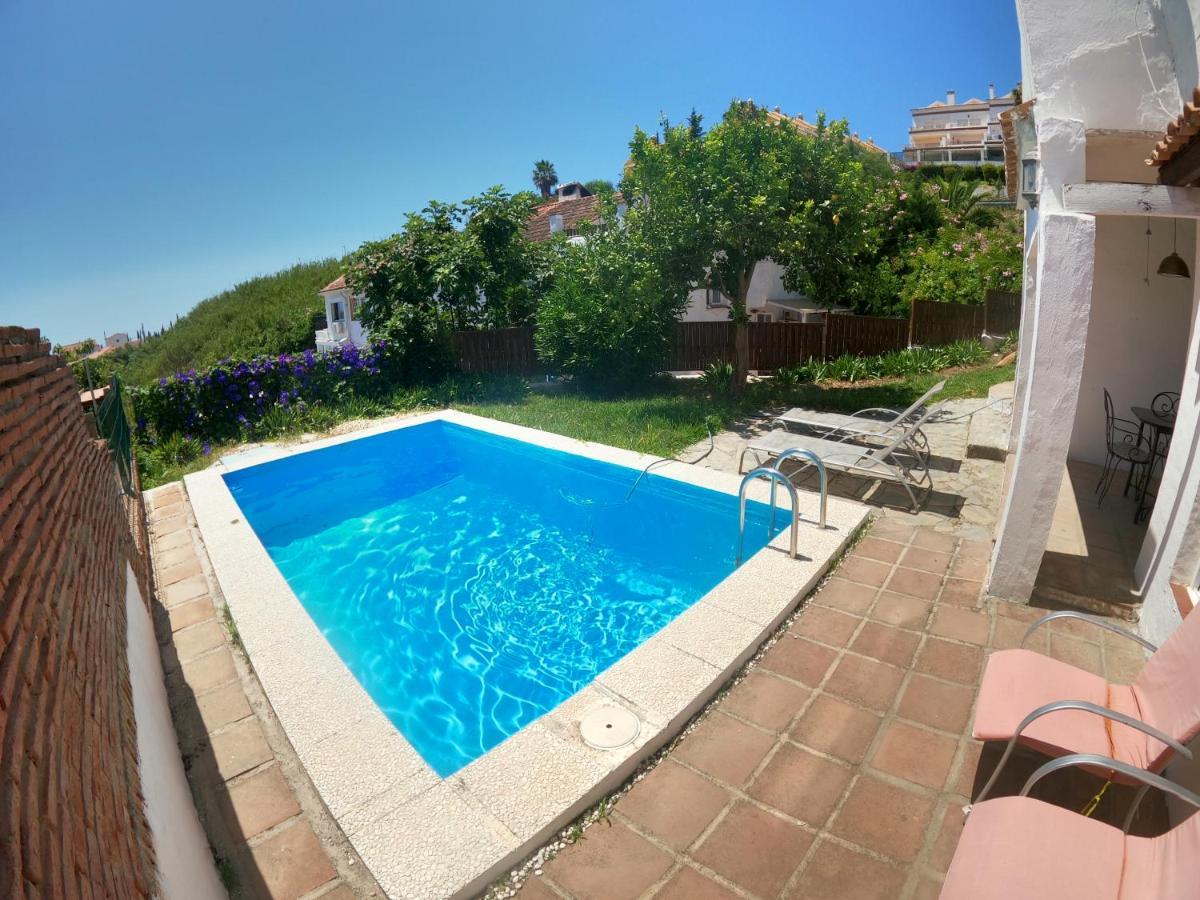 Private Pool Apartment Манилва Екстериор снимка